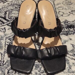 Unisa Black Leather Mules